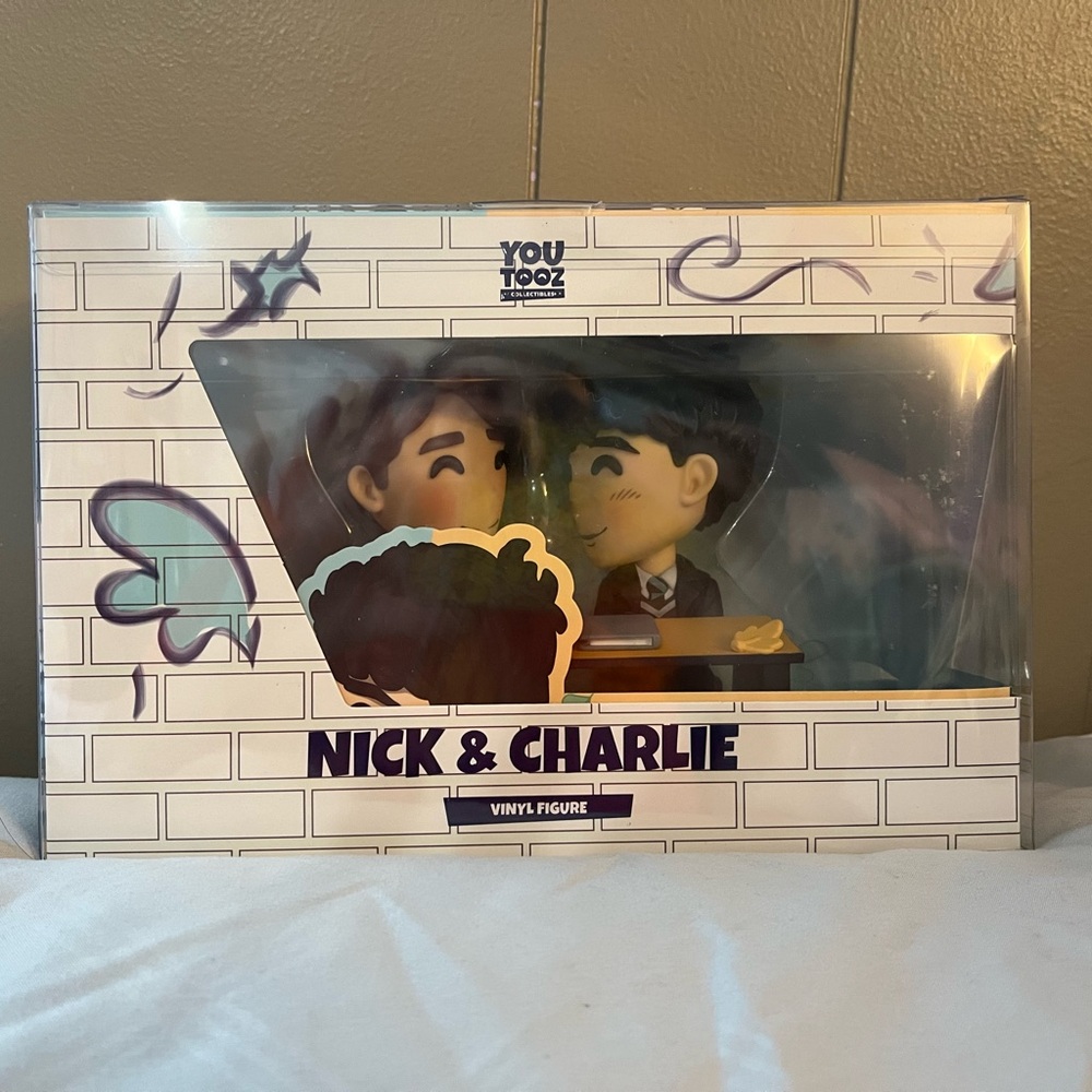 Heartstoppers Nick and Charlie vinyl figure from youtooz